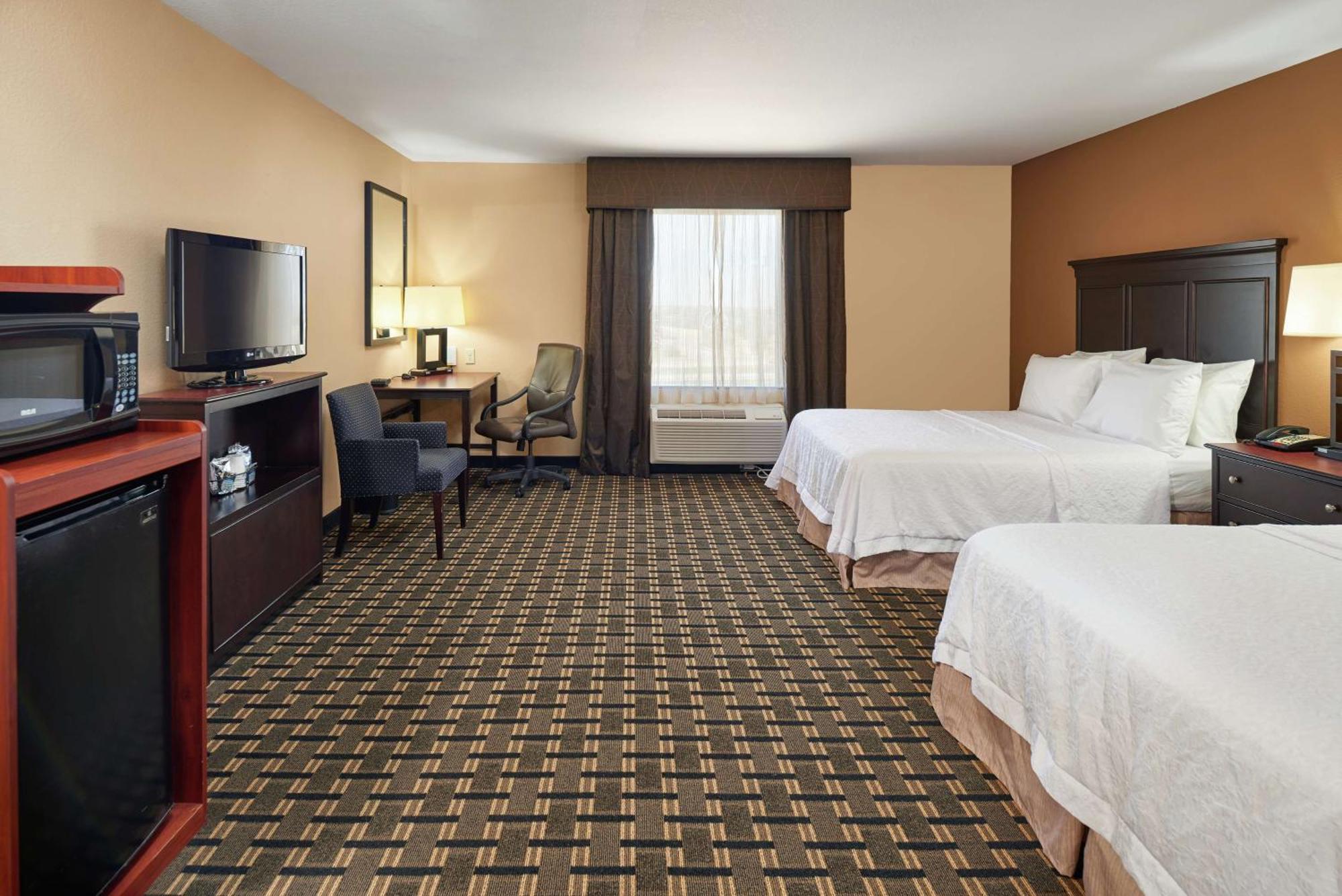 Queen Room with Two Queen Beds - Mobility and Hearing Access/Non-Smoking,1552159780:JPEG